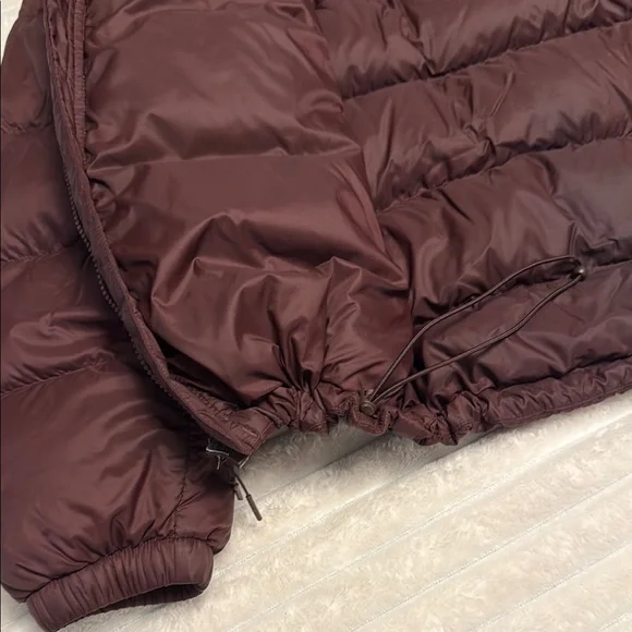 The North Face Chocolate Puffer Jacket - Picture 4 of 10